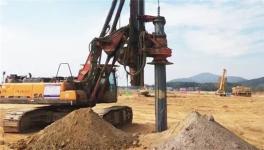 華新水泥年產(chǎn)10億只新型環(huán)保包裝袋項(xiàng)目開始樁基施工