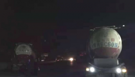 兩輛用水泥罐車做掩護(hù)的拉煤車輛被府谷民警查獲