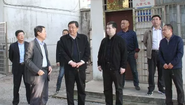 海螺董事長高登榜親自到望江縣調(diào)研指導(dǎo)扶貧工作