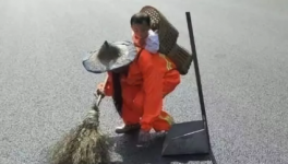 淚奔！底層水泥人曝光！領(lǐng)著800年不變的工資！