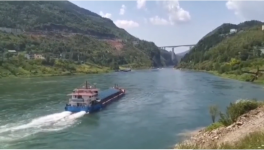 貴州西南水泥6000噸熟料乘船起航，直奔長江！